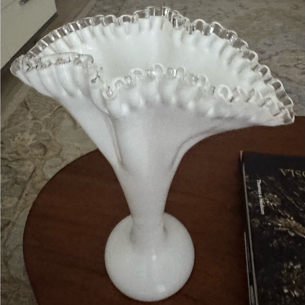 Vintage "Large" Fenton Silvercrest Petticoat Fan Vase 13" tall - Picture 10 of 13